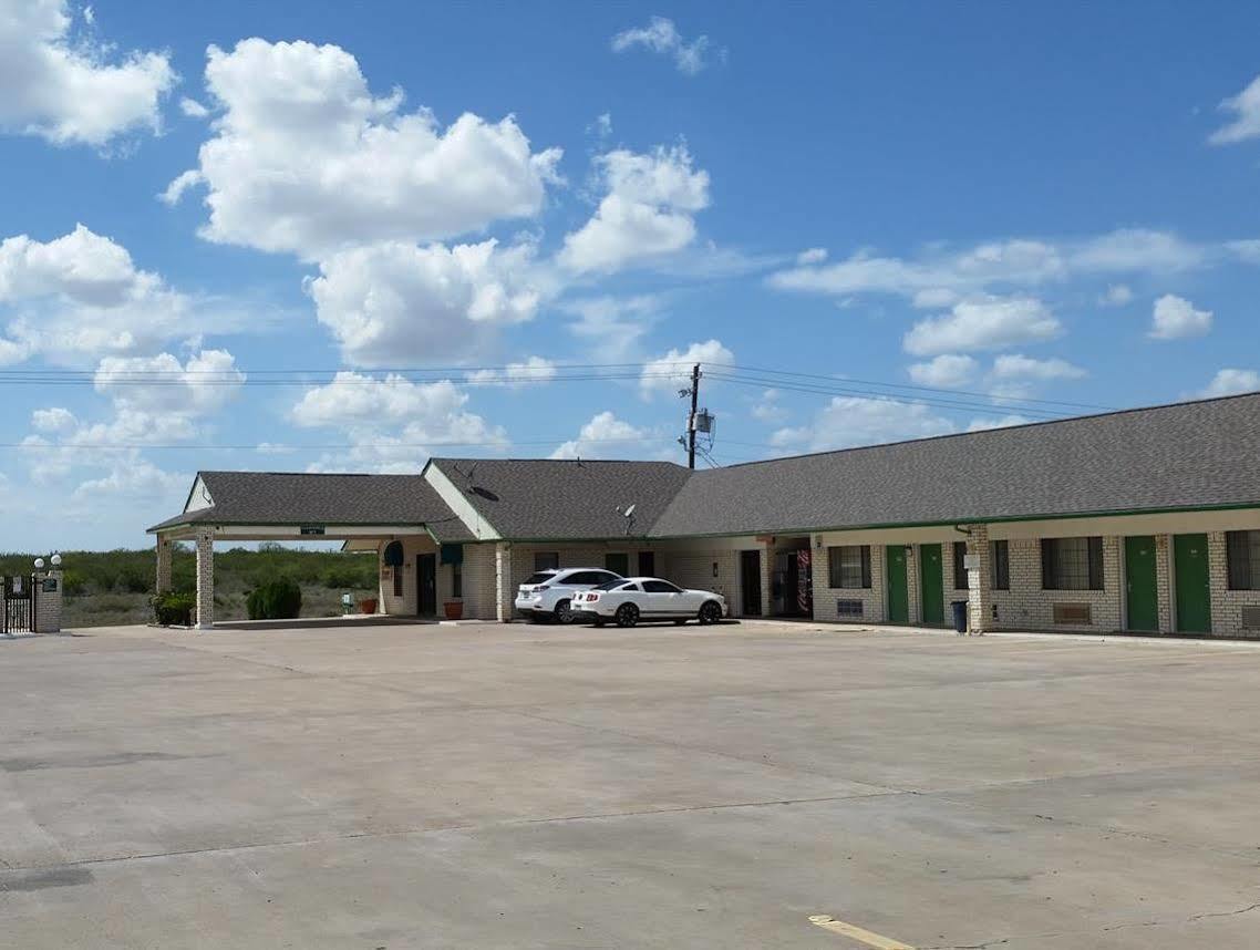 Garden Inn & Suites Hebbronville Exterior foto